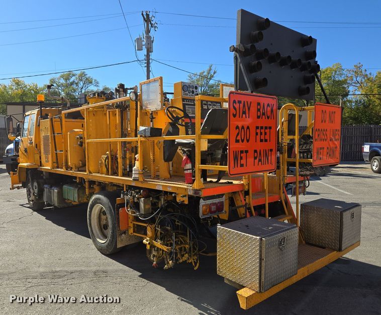 image for item EE8639 1995 GMC Forward W6 flatbed truck