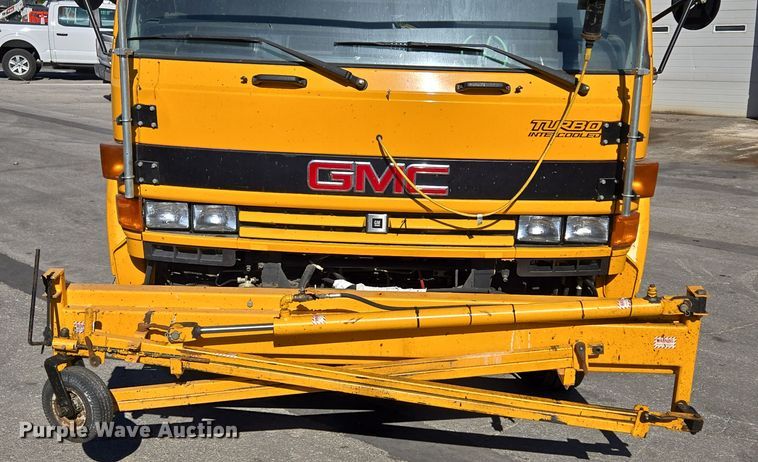 image for item EE8639 1995 GMC Forward W6 flatbed truck