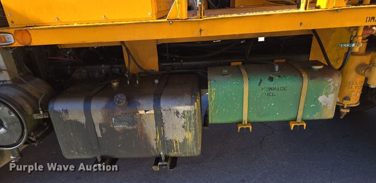 image for item EE8639 1995 GMC Forward W6 flatbed truck