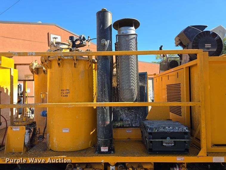 image for item EE8639 1995 GMC Forward W6 flatbed truck