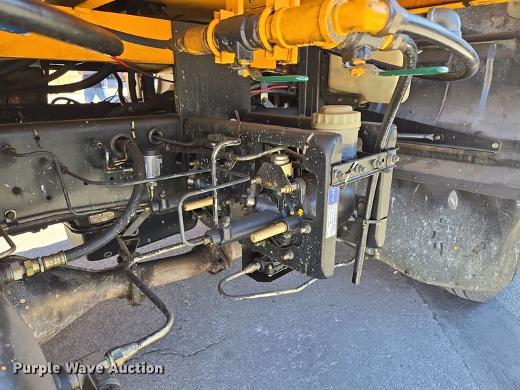 image for item EE8639 1995 GMC Forward W6 flatbed truck