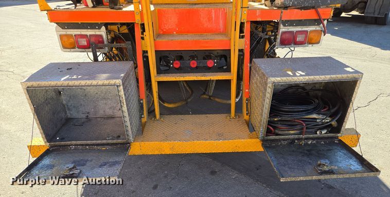 image for item EE8639 1995 GMC Forward W6 flatbed truck