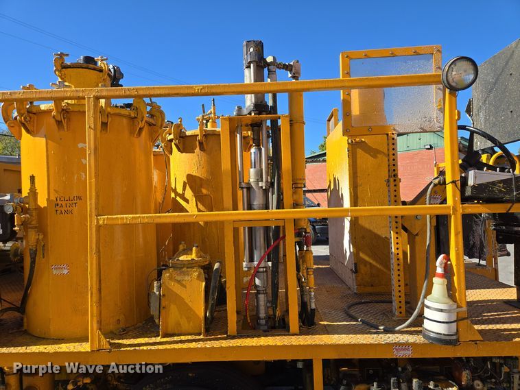 image for item EE8639 1995 GMC Forward W6 flatbed truck