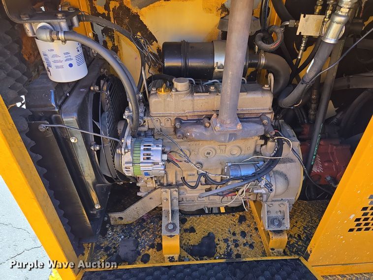 image for item EE8639 1995 GMC Forward W6 flatbed truck