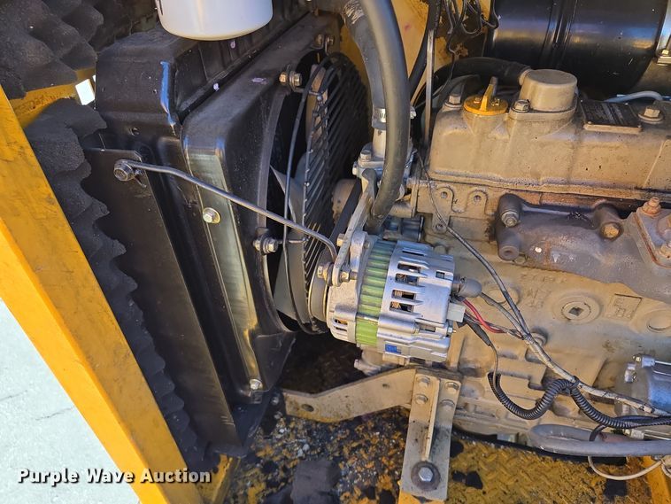 image for item EE8639 1995 GMC Forward W6 flatbed truck