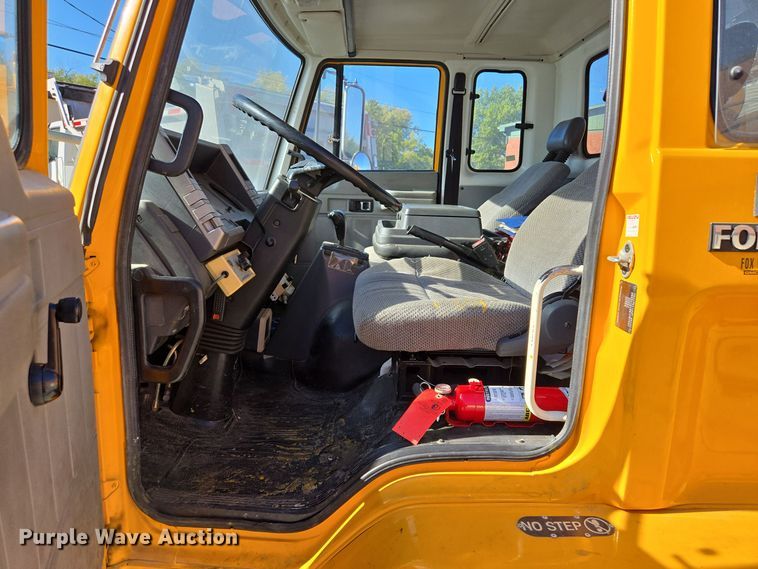 image for item EE8639 1995 GMC Forward W6 flatbed truck