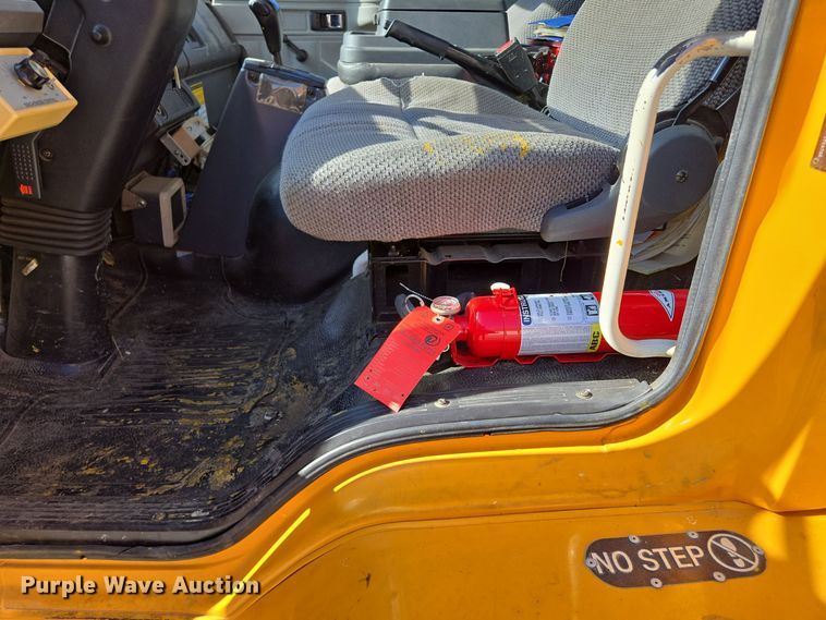 image for item EE8639 1995 GMC Forward W6 flatbed truck