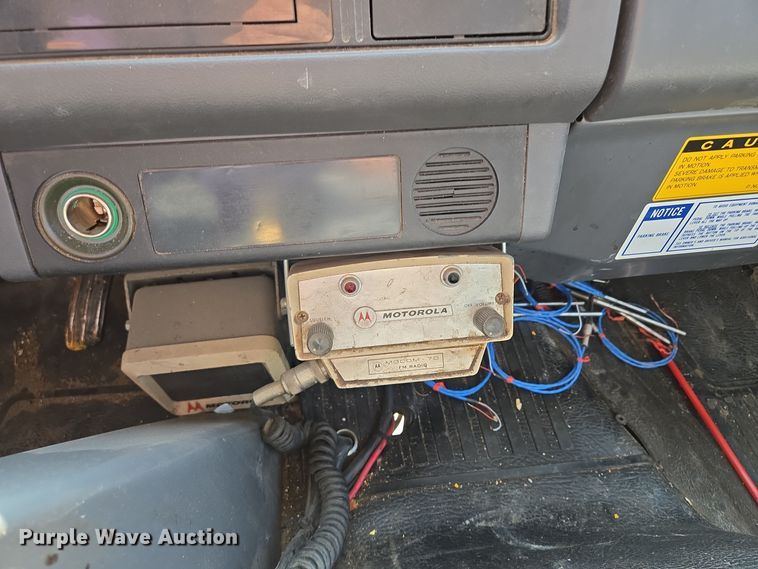 image for item EE8639 1995 GMC Forward W6 flatbed truck