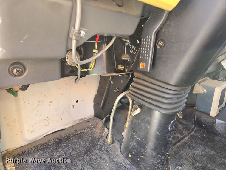 image for item EE8639 1995 GMC Forward W6 flatbed truck