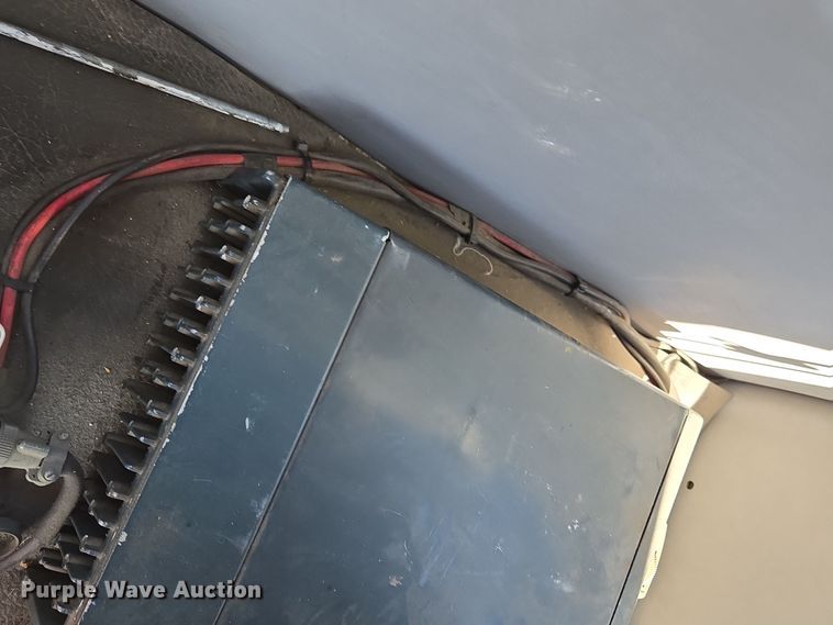 image for item EE8639 1995 GMC Forward W6 flatbed truck