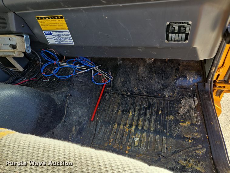 image for item EE8639 1995 GMC Forward W6 flatbed truck