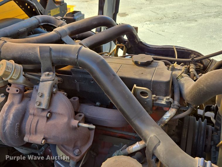 image for item EE8639 1995 GMC Forward W6 flatbed truck