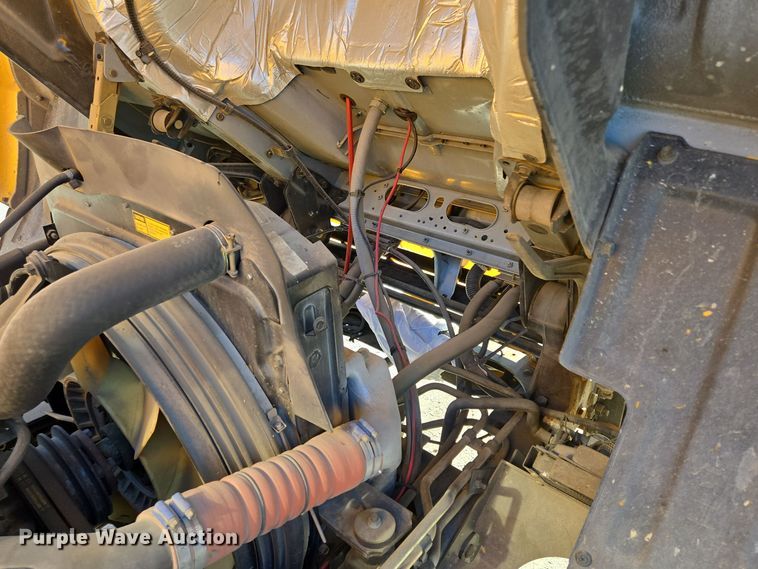 image for item EE8639 1995 GMC Forward W6 flatbed truck