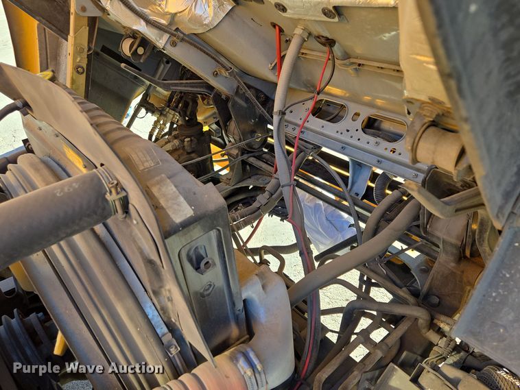 image for item EE8639 1995 GMC Forward W6 flatbed truck