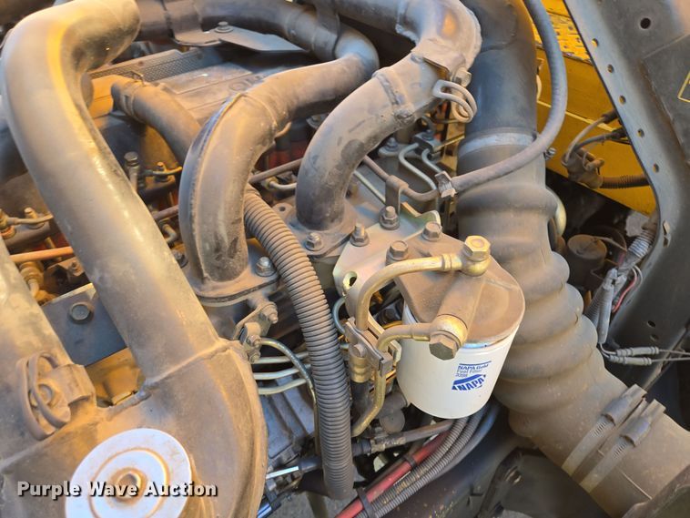 image for item EE8639 1995 GMC Forward W6 flatbed truck