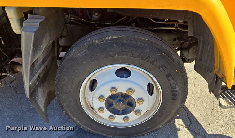 image for item EE8639 1995 GMC Forward W6 flatbed truck