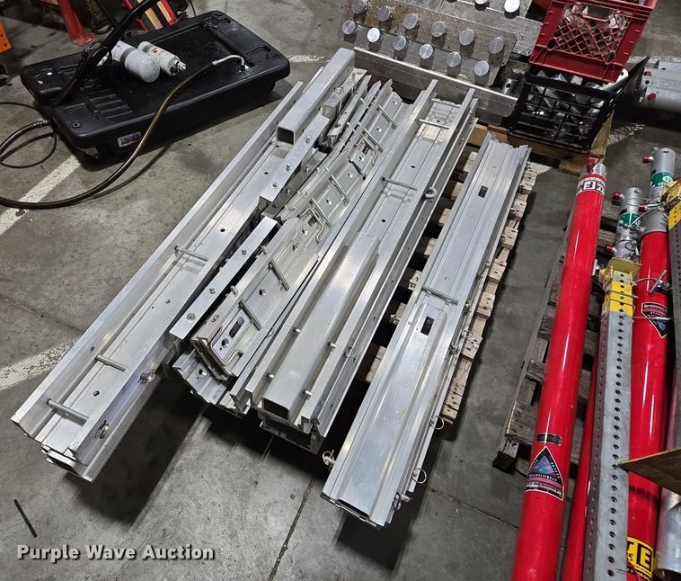 image for item EE8643 Airshore shoring arms 