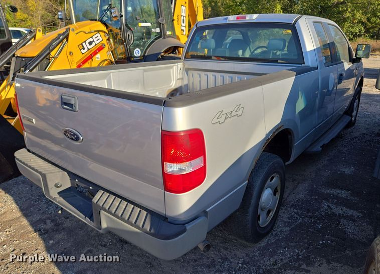 image for item EE8654 2005 Ford  F150 SuperCab pickup truck