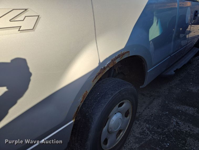 image for item EE8654 2005 Ford  F150 SuperCab pickup truck