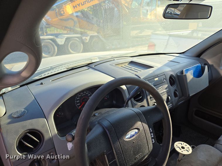 image for item EE8654 2005 Ford  F150 SuperCab pickup truck