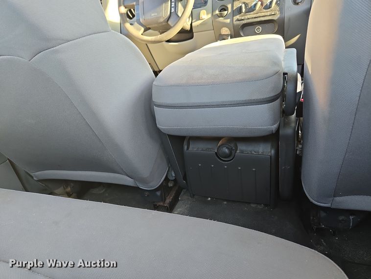 image for item EE8654 2005 Ford  F150 SuperCab pickup truck