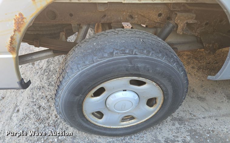 image for item EE8654 2005 Ford  F150 SuperCab pickup truck