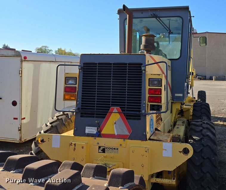 image for item EE8656 2002 New Holland  RG170 motor grader