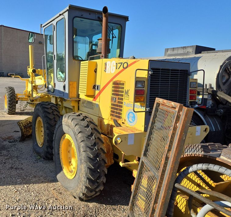 image for item EE8656 2002 New Holland  RG170 motor grader