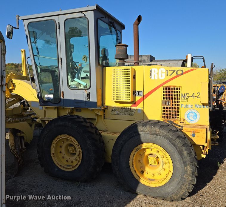 image for item EE8656 2002 New Holland  RG170 motor grader