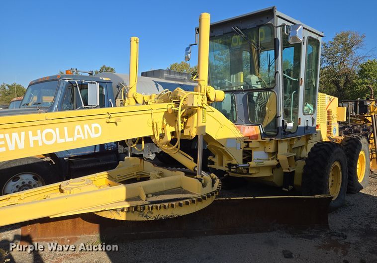 image for item EE8656 2002 New Holland  RG170 motor grader