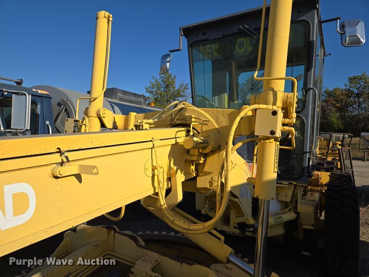 image for item EE8656 2002 New Holland  RG170 motor grader