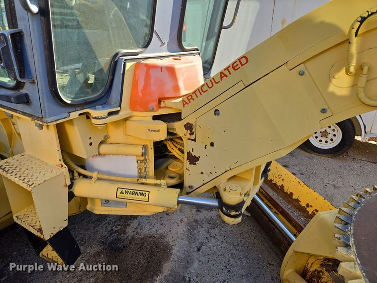 image for item EE8656 2002 New Holland  RG170 motor grader