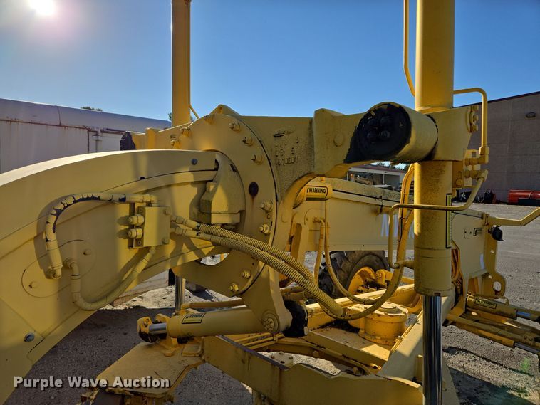 image for item EE8656 2002 New Holland  RG170 motor grader