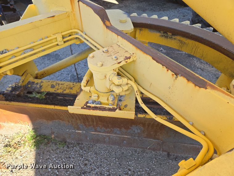 image for item EE8656 2002 New Holland  RG170 motor grader