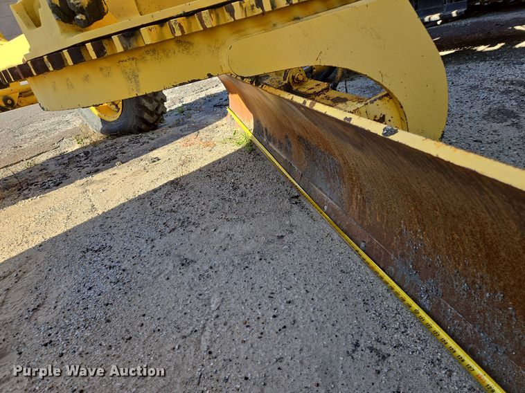 image for item EE8656 2002 New Holland  RG170 motor grader