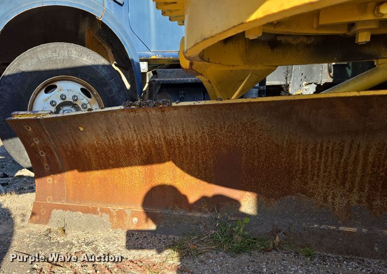 image for item EE8656 2002 New Holland  RG170 motor grader