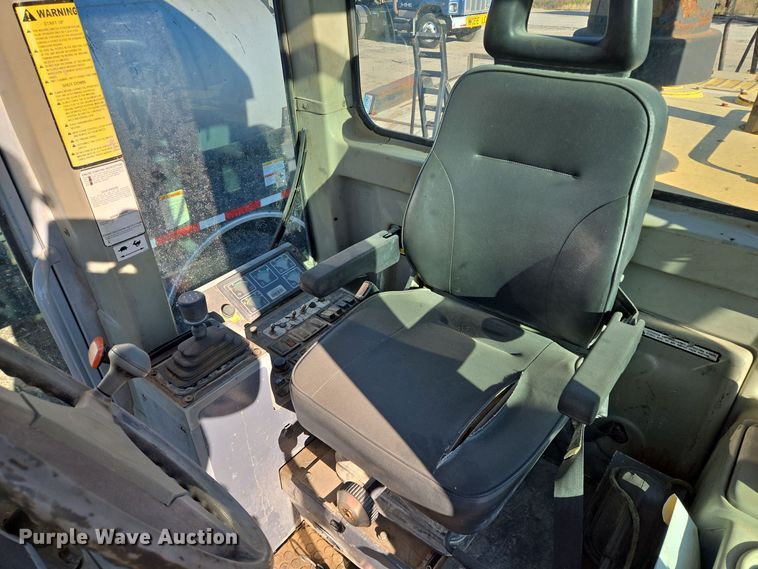 image for item EE8656 2002 New Holland  RG170 motor grader