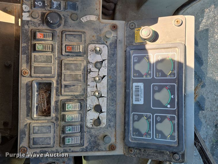 image for item EE8656 2002 New Holland  RG170 motor grader