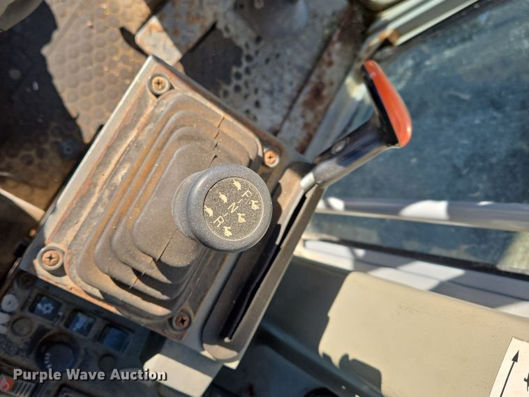 image for item EE8656 2002 New Holland  RG170 motor grader