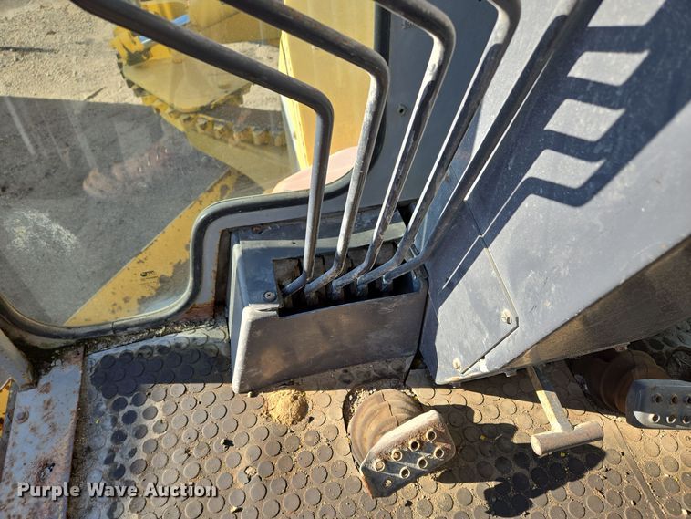 image for item EE8656 2002 New Holland  RG170 motor grader