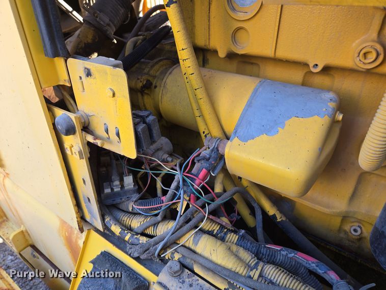 image for item EE8656 2002 New Holland  RG170 motor grader