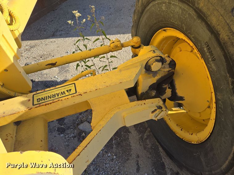 image for item EE8656 2002 New Holland  RG170 motor grader