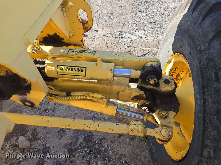 image for item EE8656 2002 New Holland  RG170 motor grader