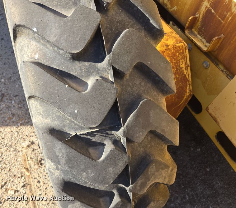 image for item EE8656 2002 New Holland  RG170 motor grader