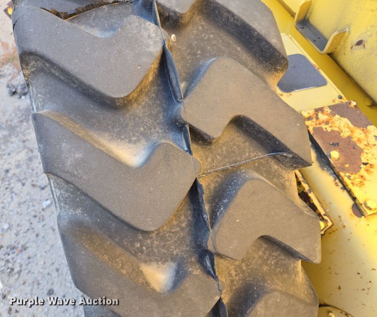 image for item EE8656 2002 New Holland  RG170 motor grader