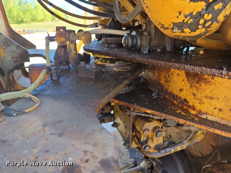 image for item EE8657 1985 Caterpillar  936 wheel loader