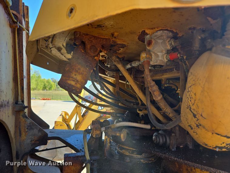 image for item EE8657 1985 Caterpillar  936 wheel loader