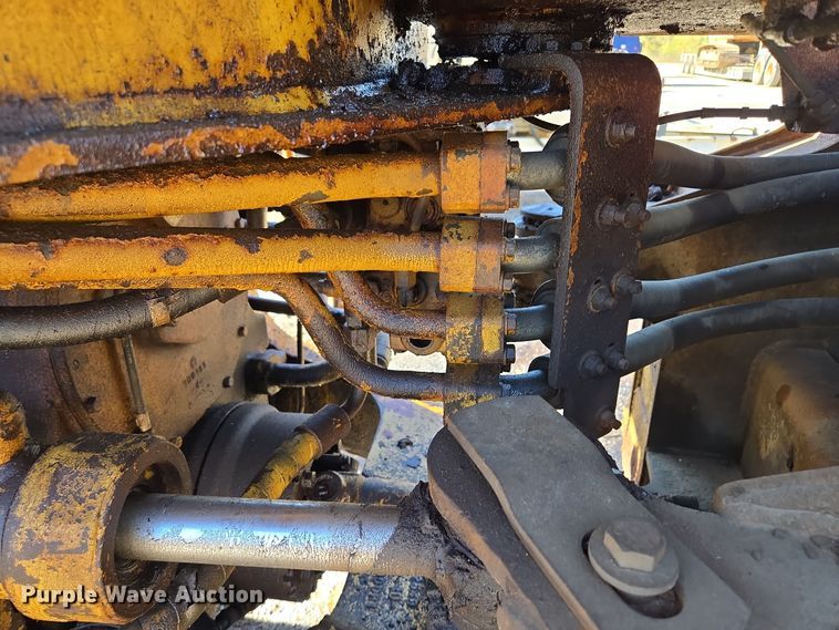 image for item EE8657 1985 Caterpillar  936 wheel loader