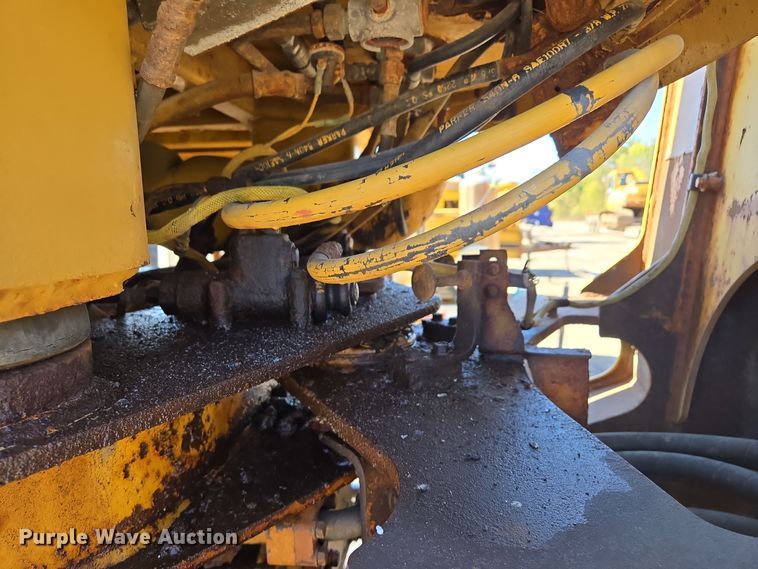 image for item EE8657 1985 Caterpillar  936 wheel loader