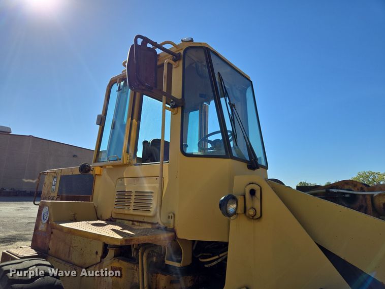 image for item EE8657 1985 Caterpillar  936 wheel loader